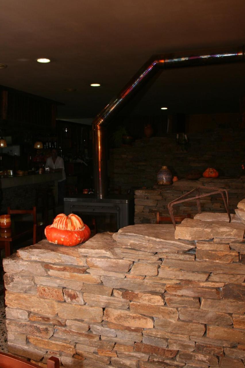 Hotel A Taberna De Vento à Lalín Extérieur photo